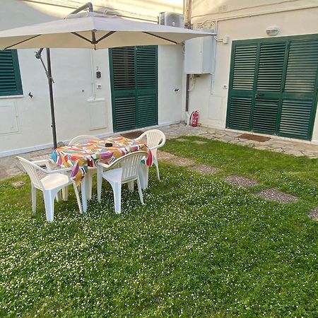 Апартаменти Le Tre Isolette A 200M Dal Mare Маріна-ді-Піза Екстер'єр фото